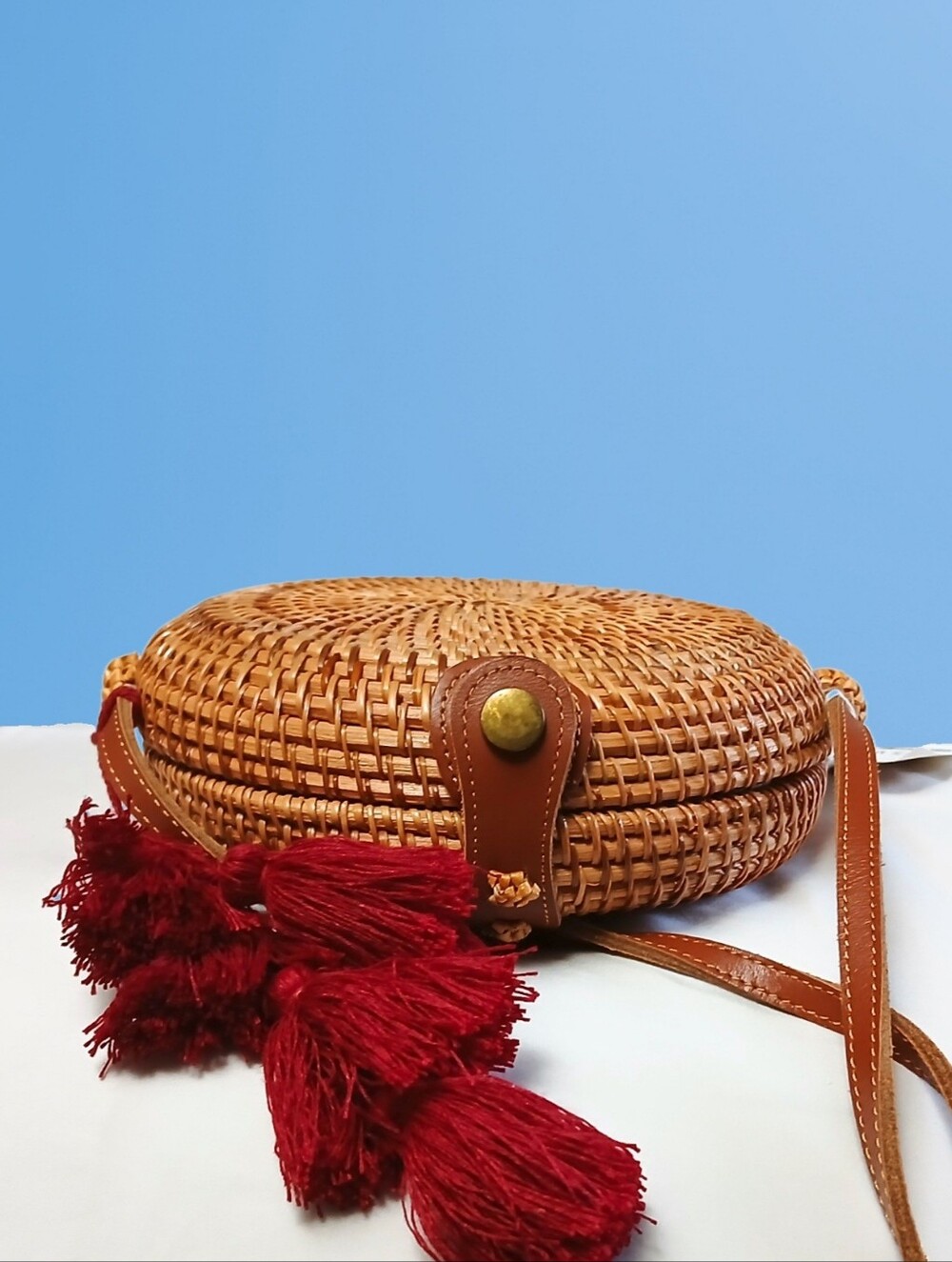 Round Woven Crossbody Bag in Tan Genuine Leather Strap